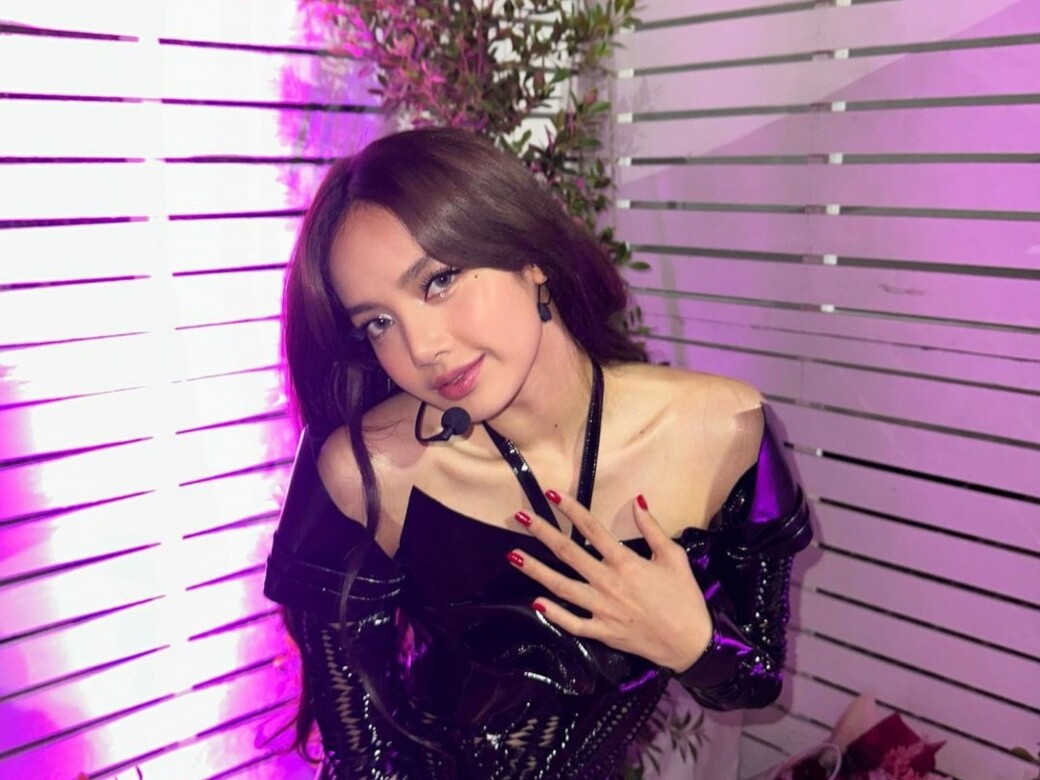 Blackpink Lisa 受邀演出「瘋馬騷」！全球首個k-pop藝人參加為何備受爭議？